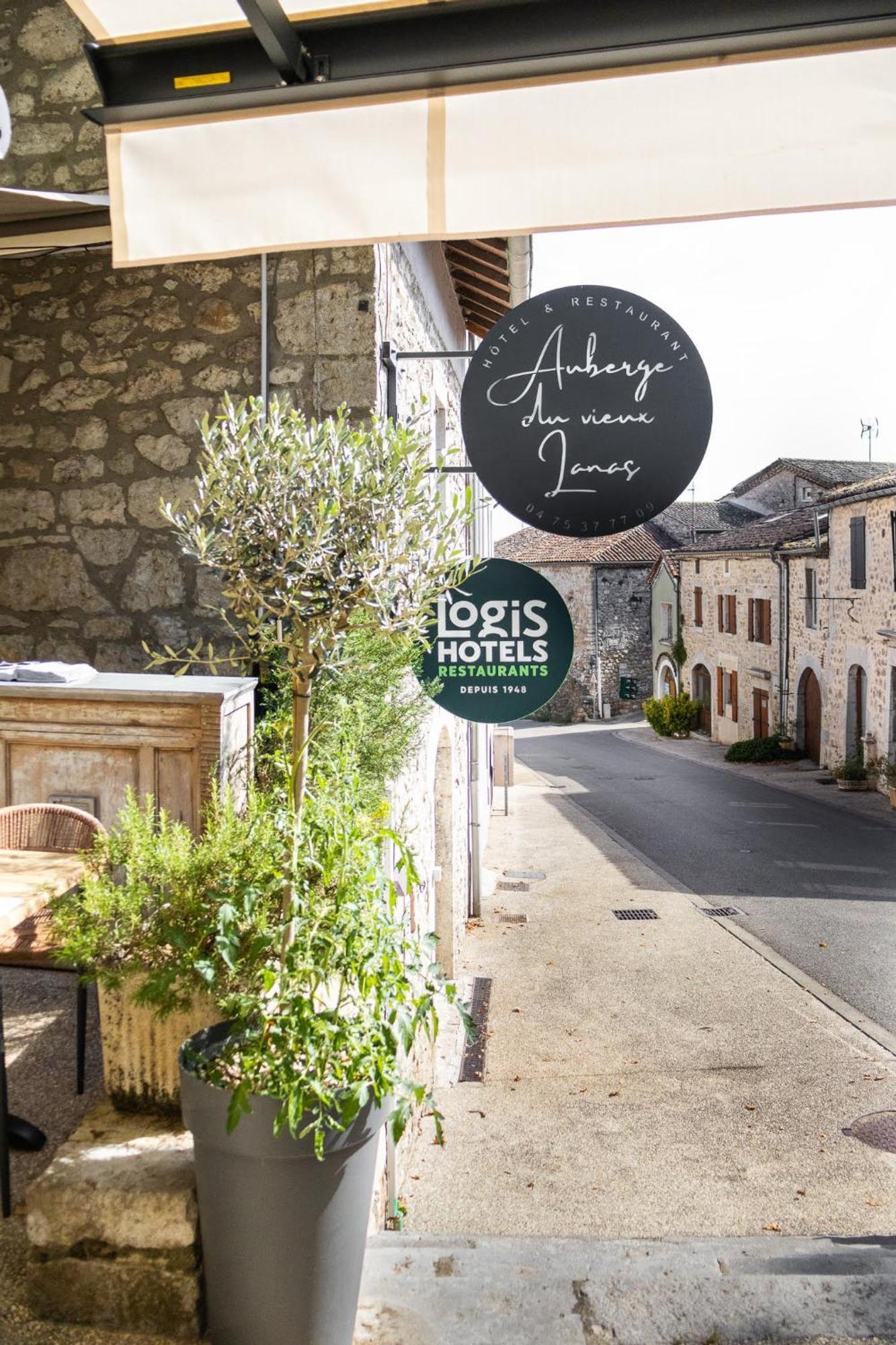 Auberge Du Vieux Lanas Logis Hotel Restaurant Esterno foto