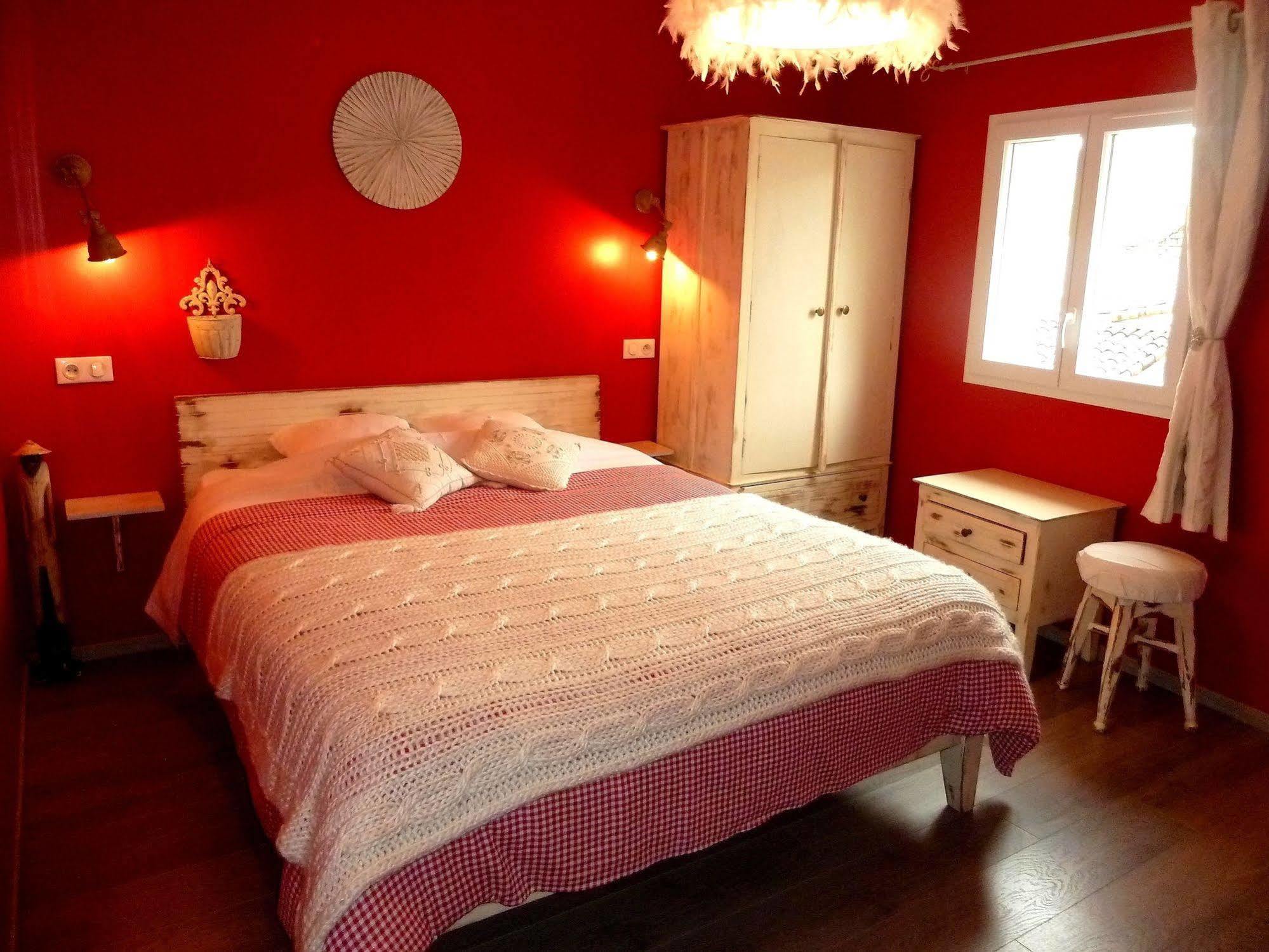 Auberge Du Vieux Lanas Logis Hotel Restaurant Esterno foto